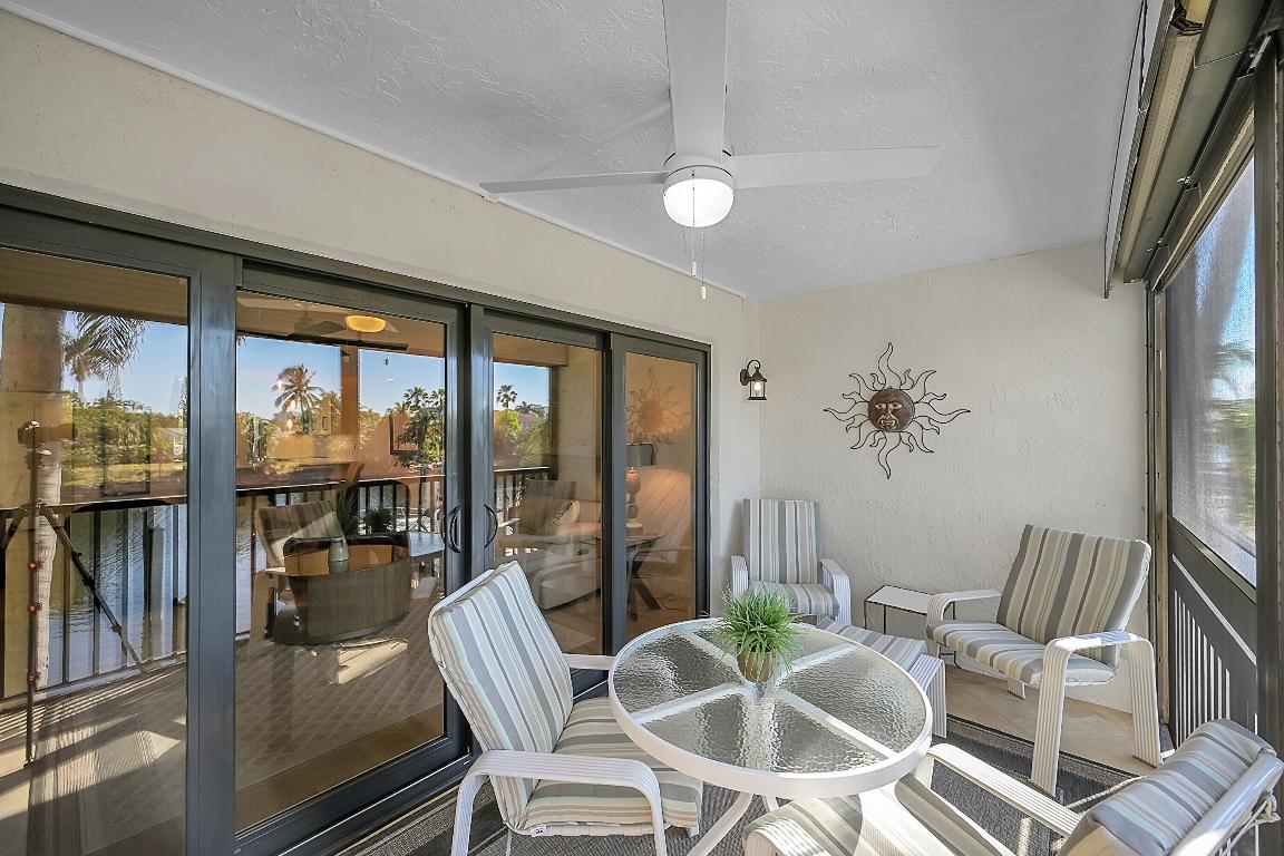 240 Captains Walk 517