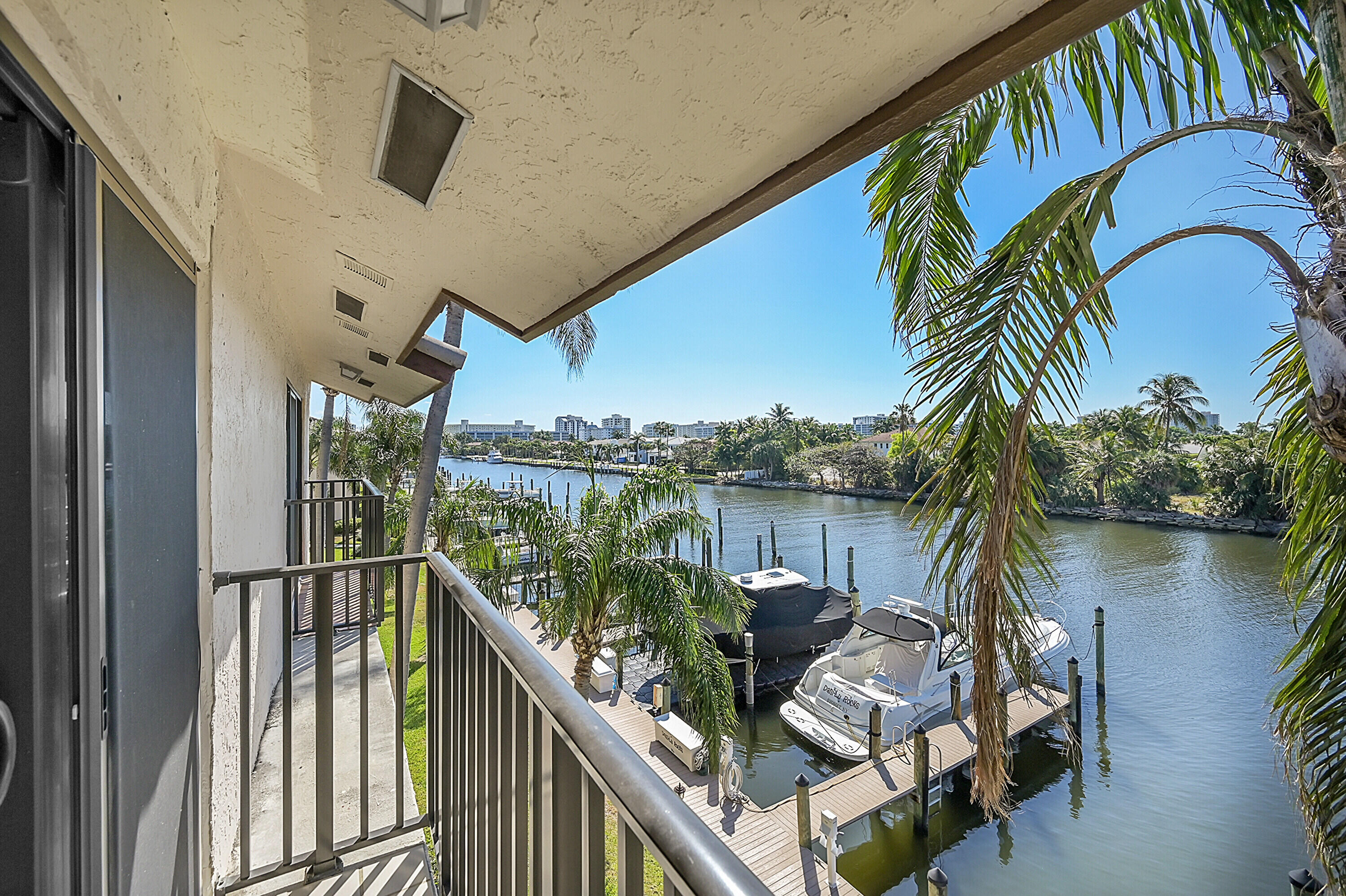 240 Captains Walk 517