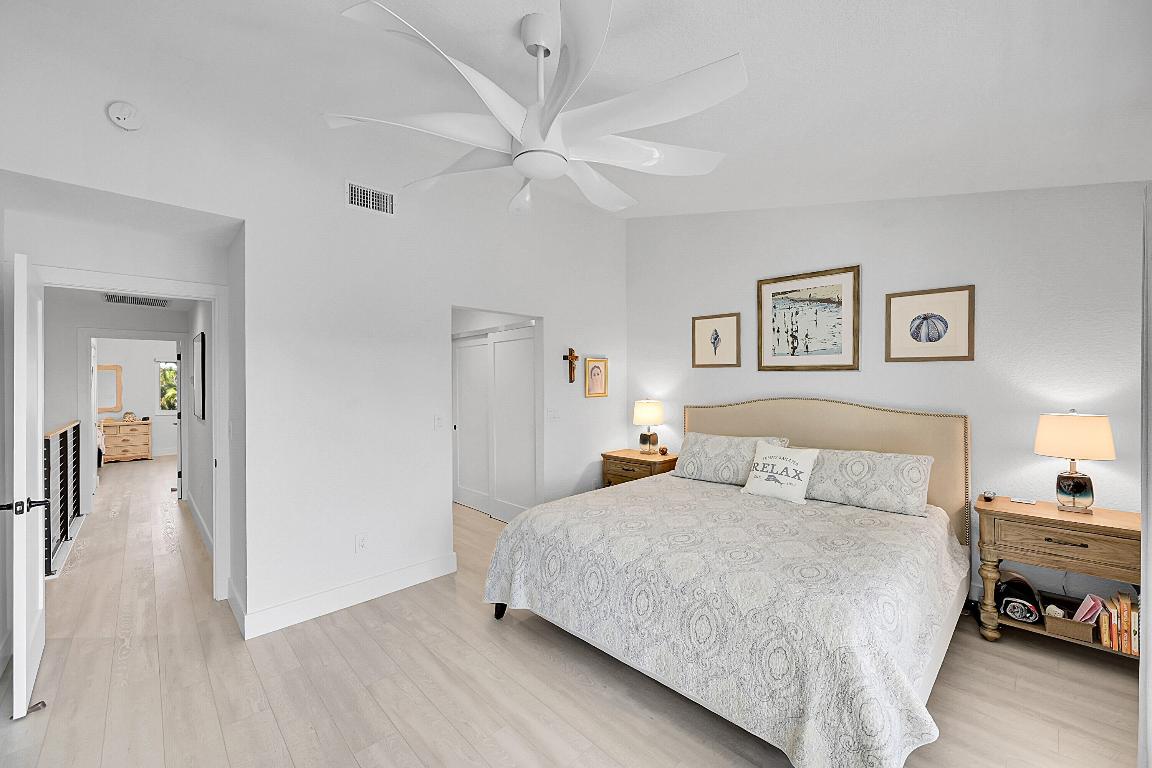 240 Captains Walk 517