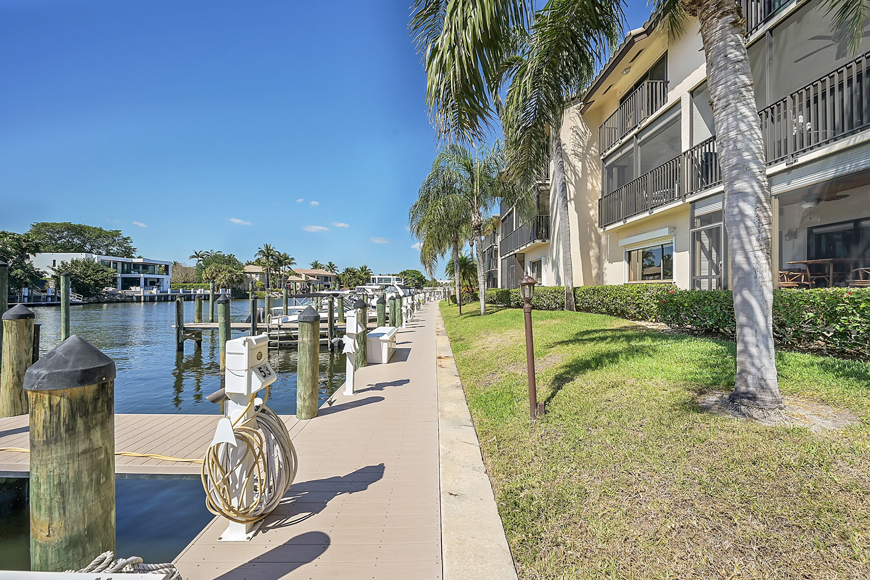 240 Captains Walk 517