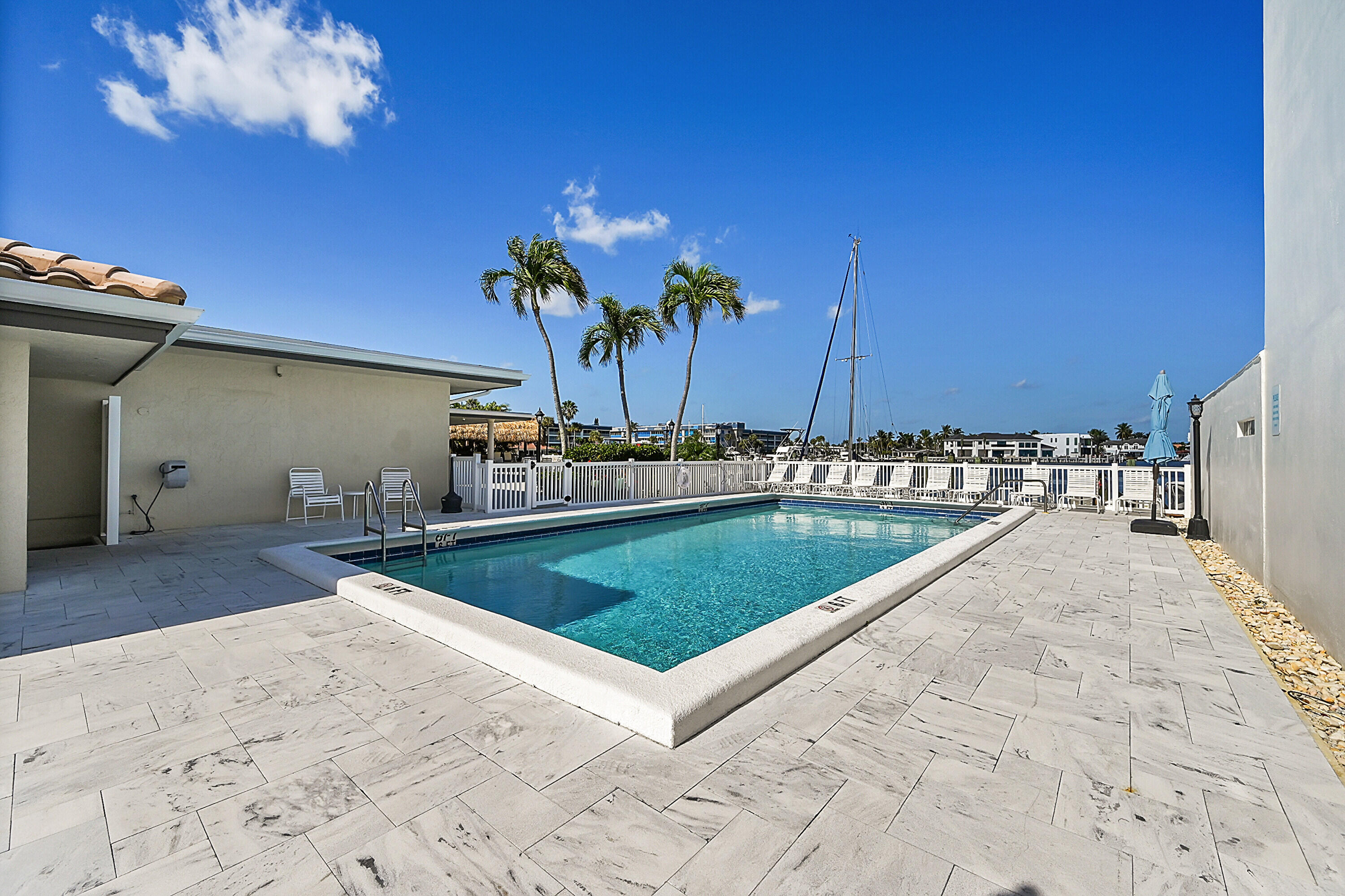 240 Captains Walk 517