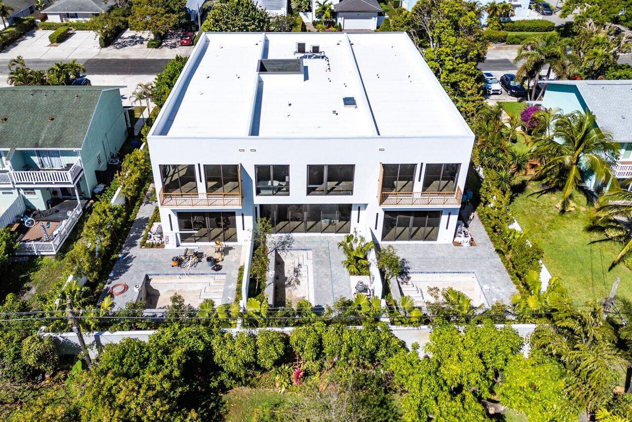 923 NE 8th Avenue