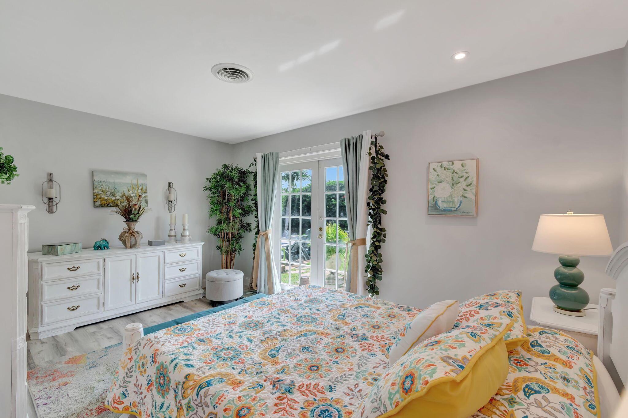 302 Venice Drive