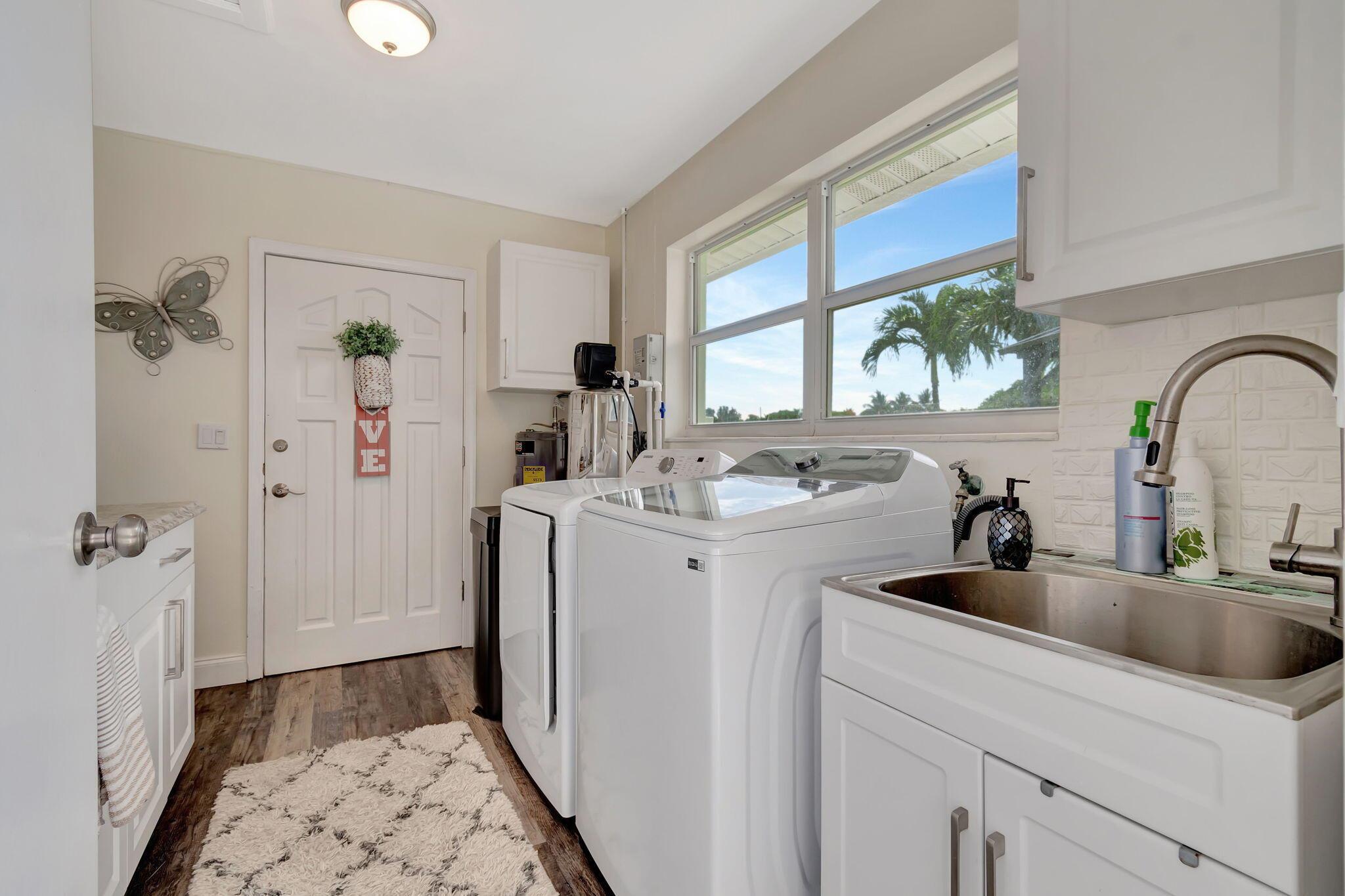 302 Venice Drive