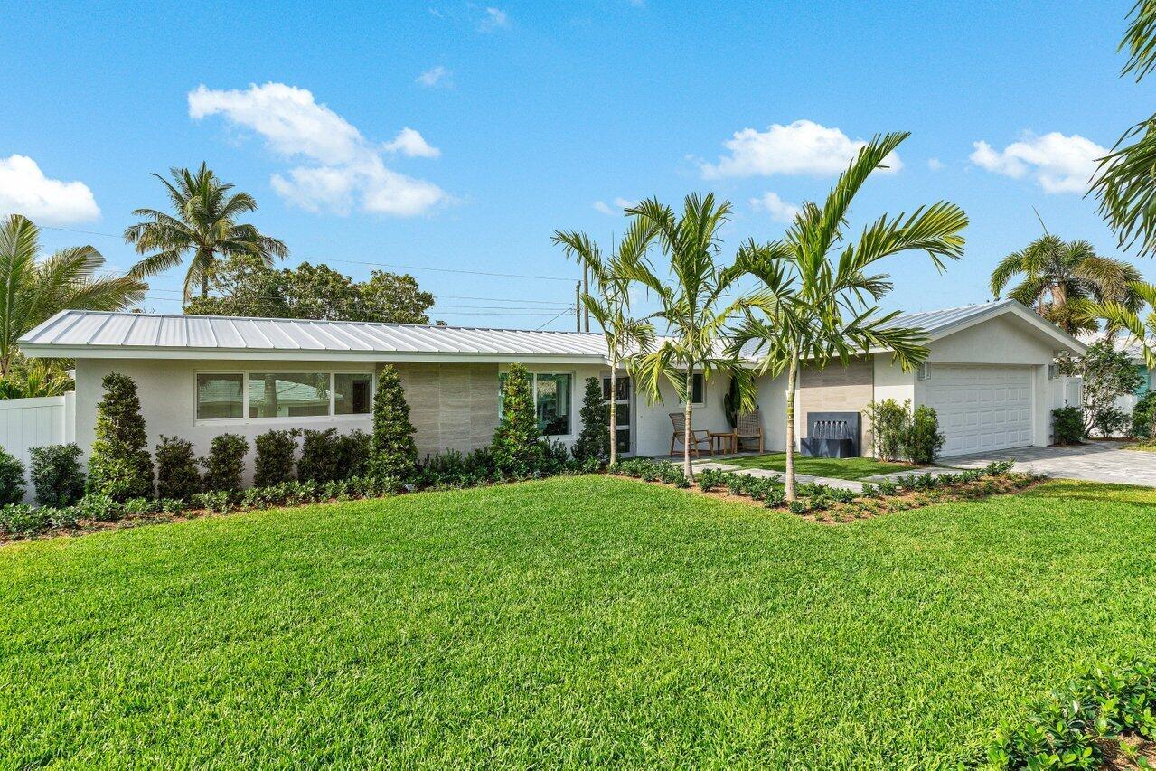 902 SW 27th Place