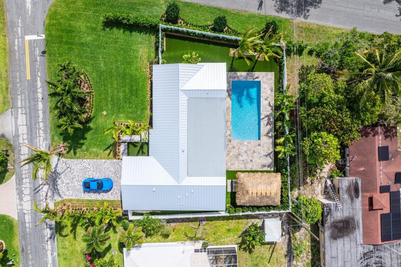902 SW 27th Place