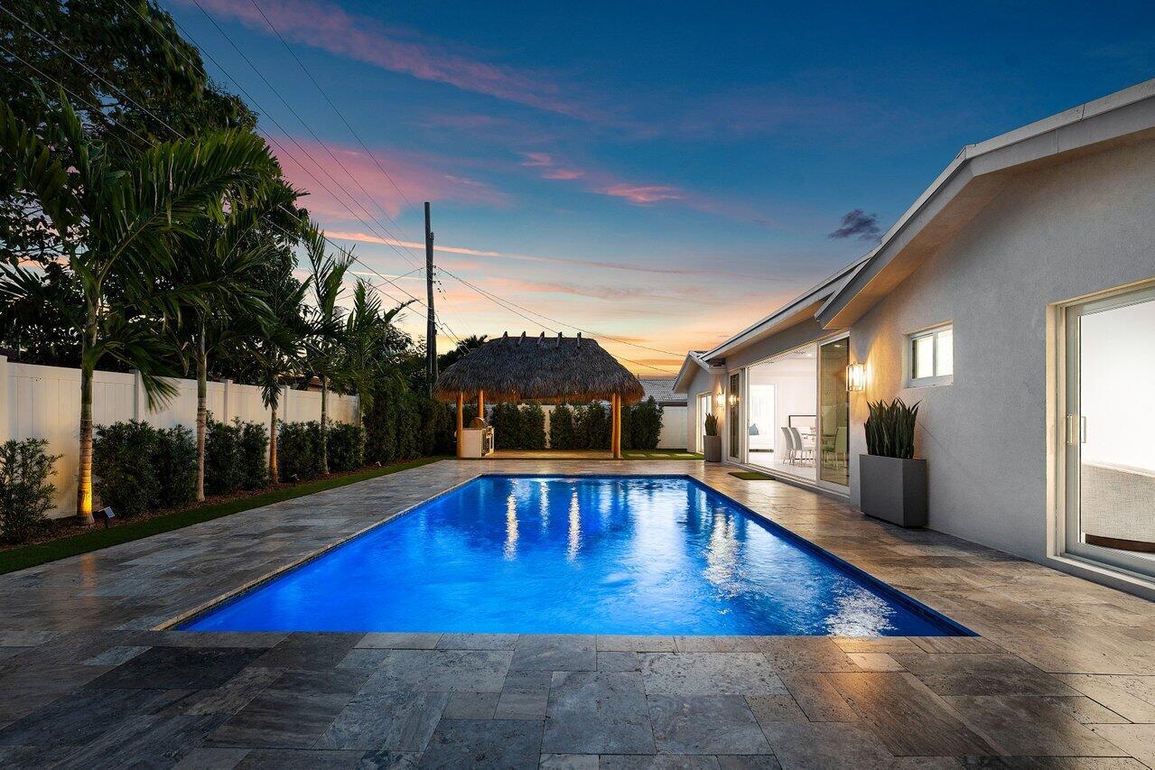 902 SW 27th Place