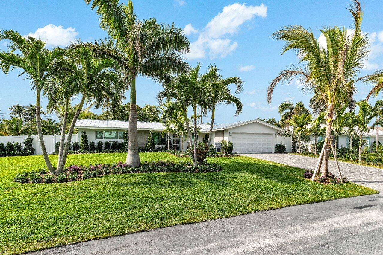 902 SW 27th Place