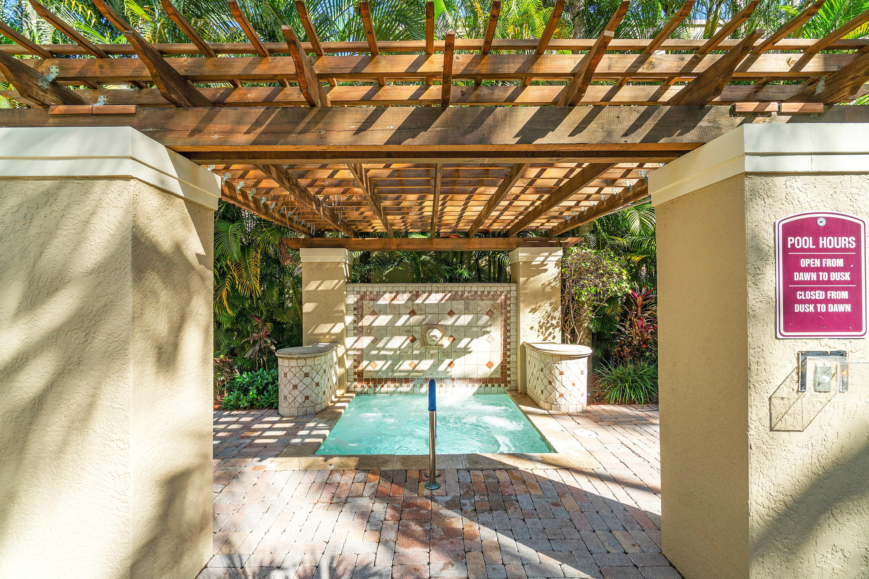 720 S Sapodilla Avenue 105