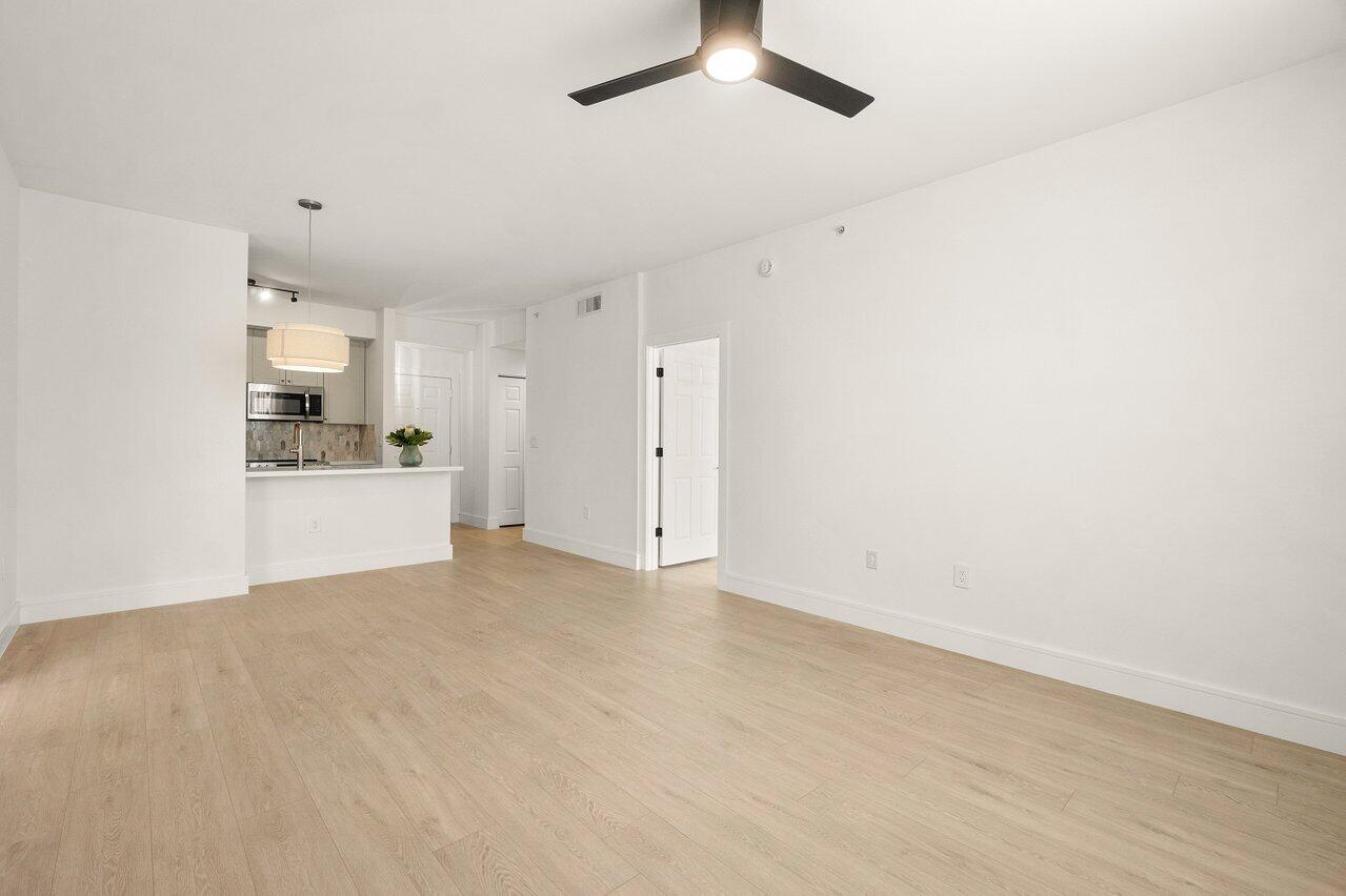 720 S Sapodilla Avenue 105