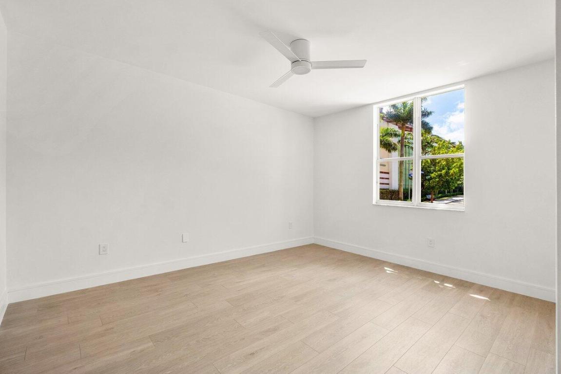 720 S Sapodilla Avenue 105