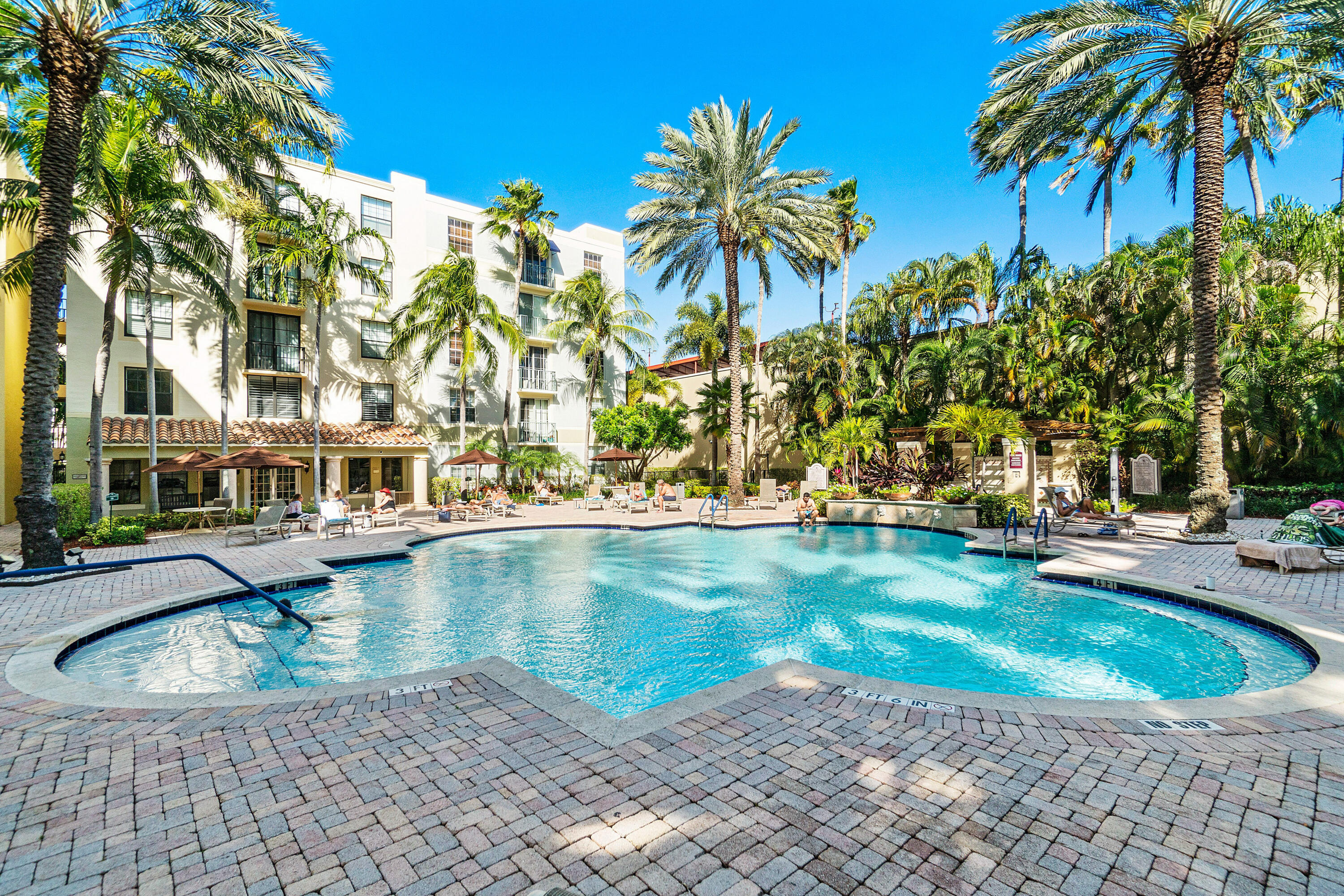 720 S Sapodilla Avenue 105