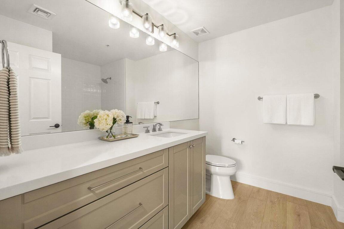 720 S Sapodilla Avenue 105