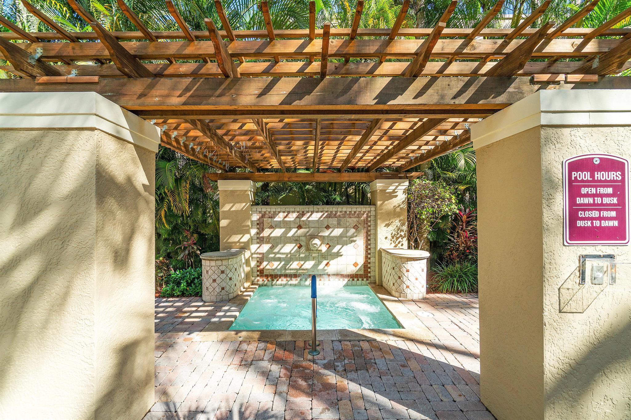 720 S Sapodilla Avenue 105