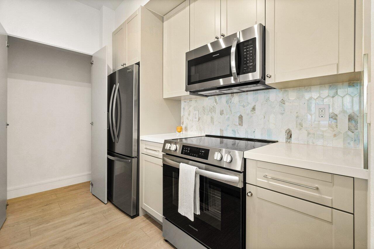 720 S Sapodilla Avenue 105