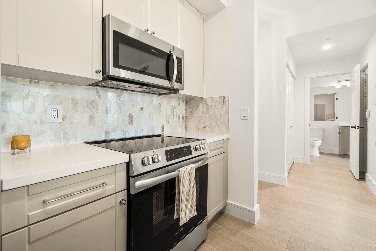 720 S Sapodilla Avenue 105