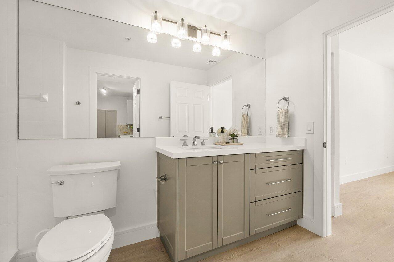 720 S Sapodilla Avenue 105