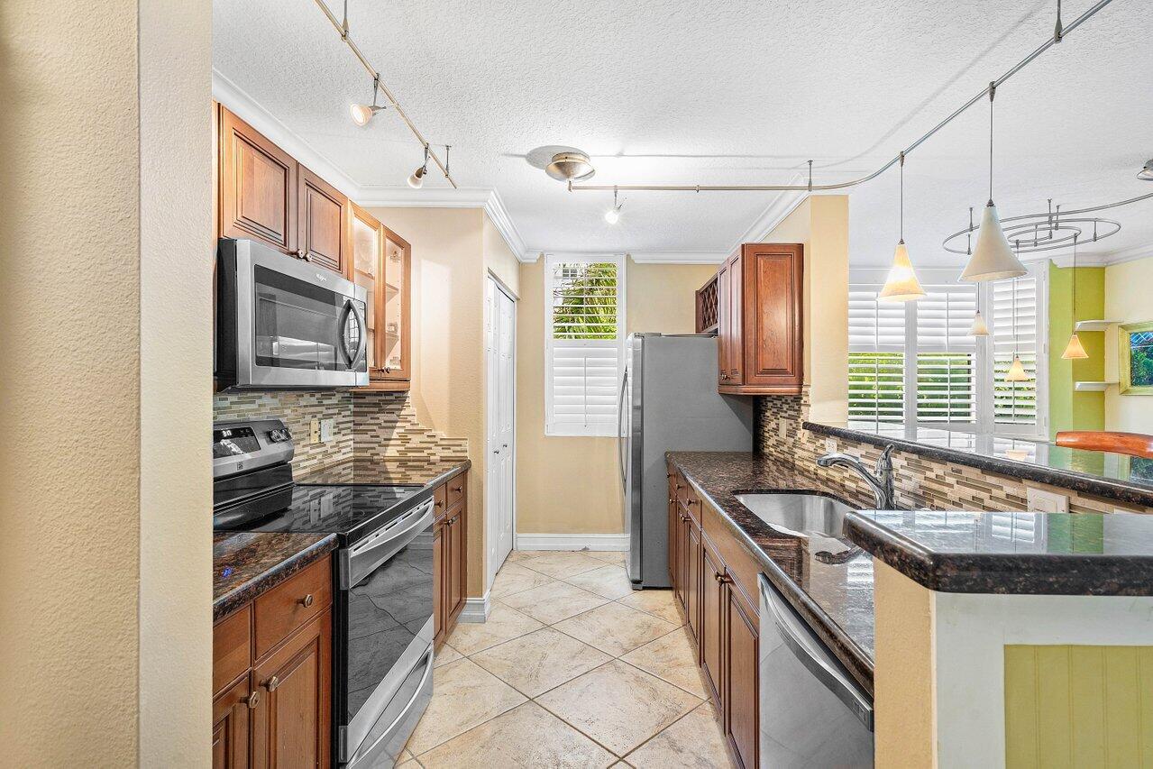 3606 S Ocean Boulevard 201