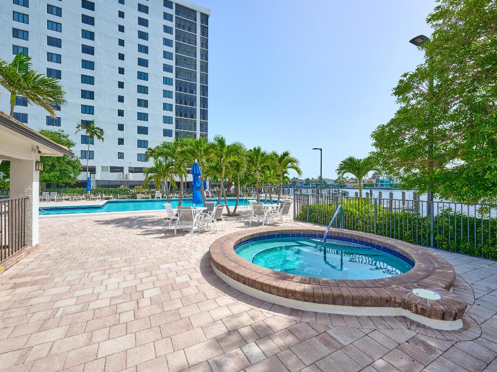 3420 S Ocean Boulevard 11r, Highland Beach Unit: 11r
