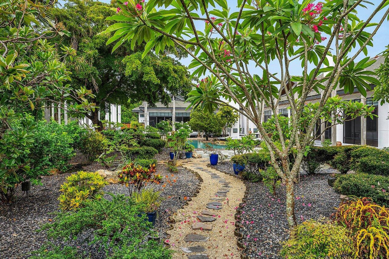 8549 Surrey Lane