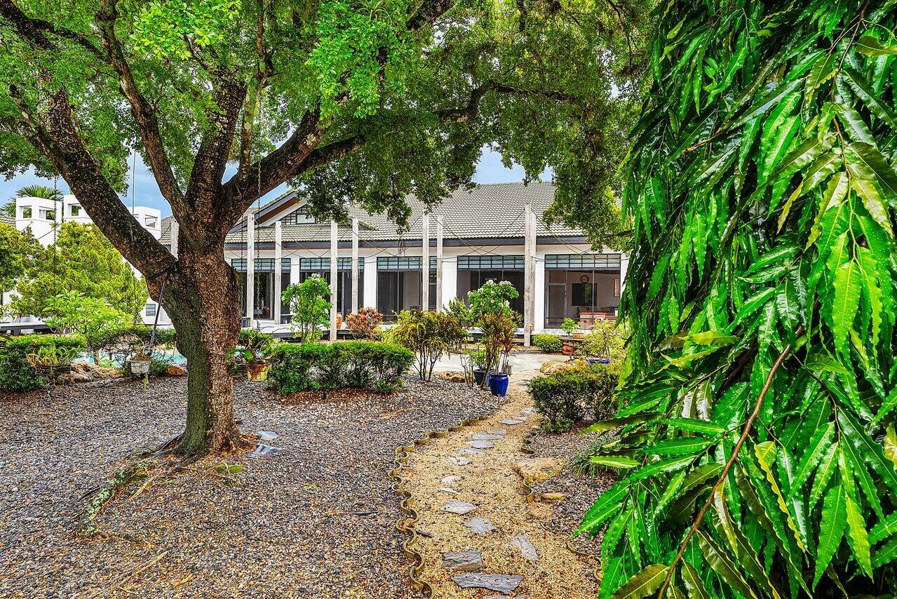 8549 Surrey Lane
