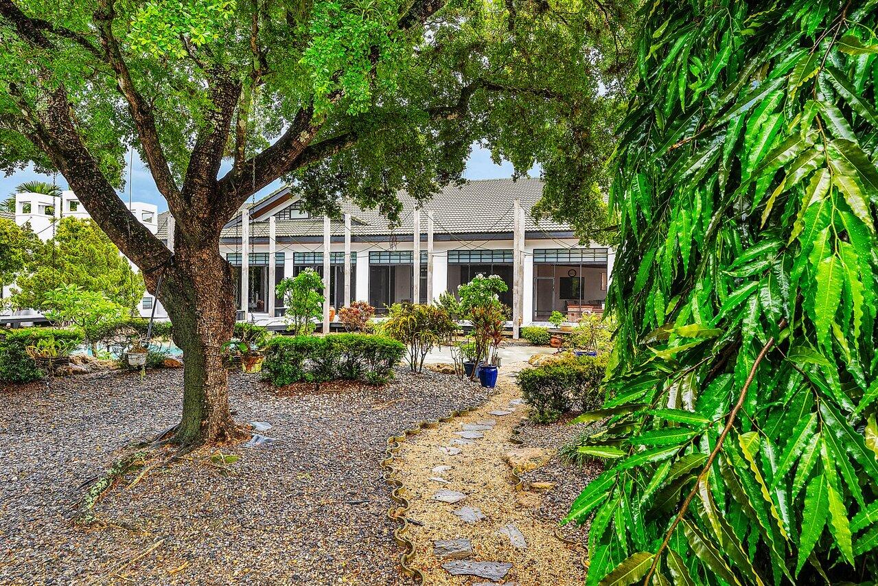 8549 Surrey Lane