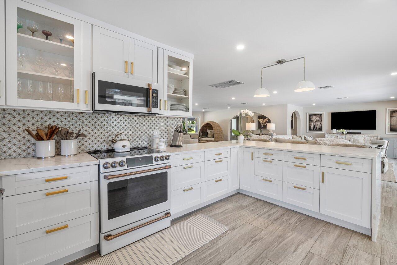 822 SW 33rd Place