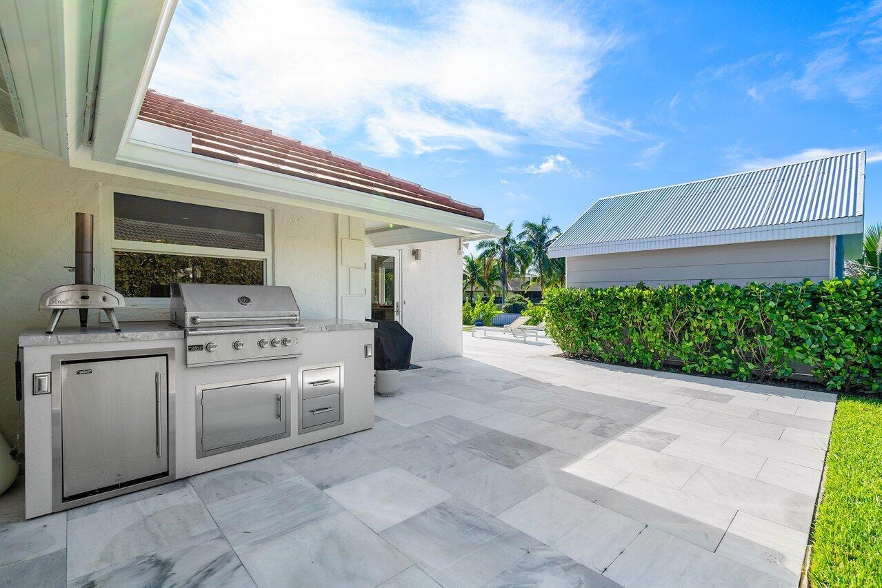 822 SW 33rd Place