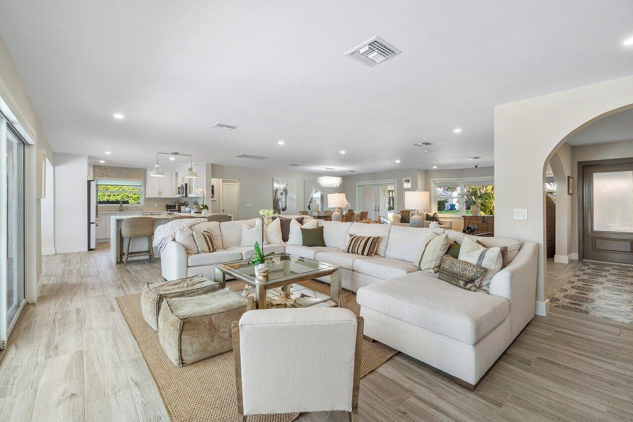 822 SW 33rd Place