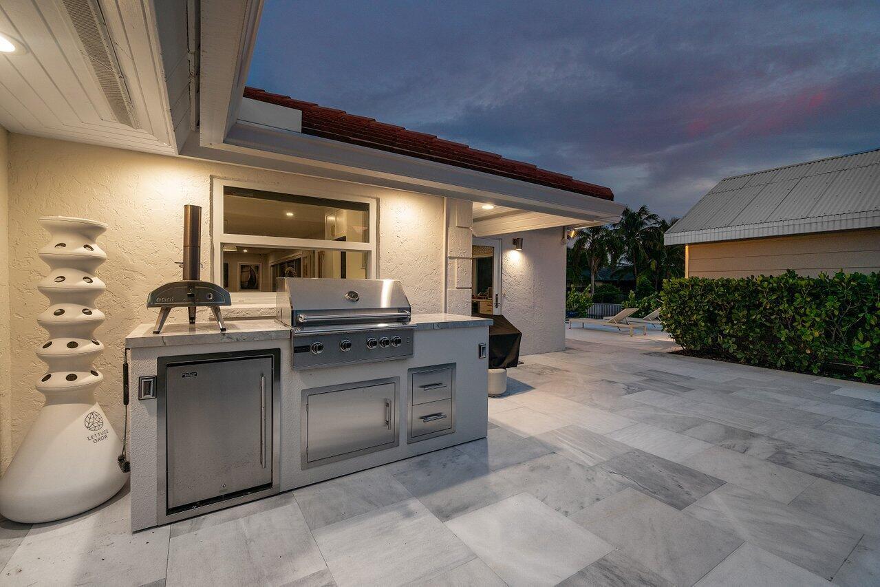 822 SW 33rd Place