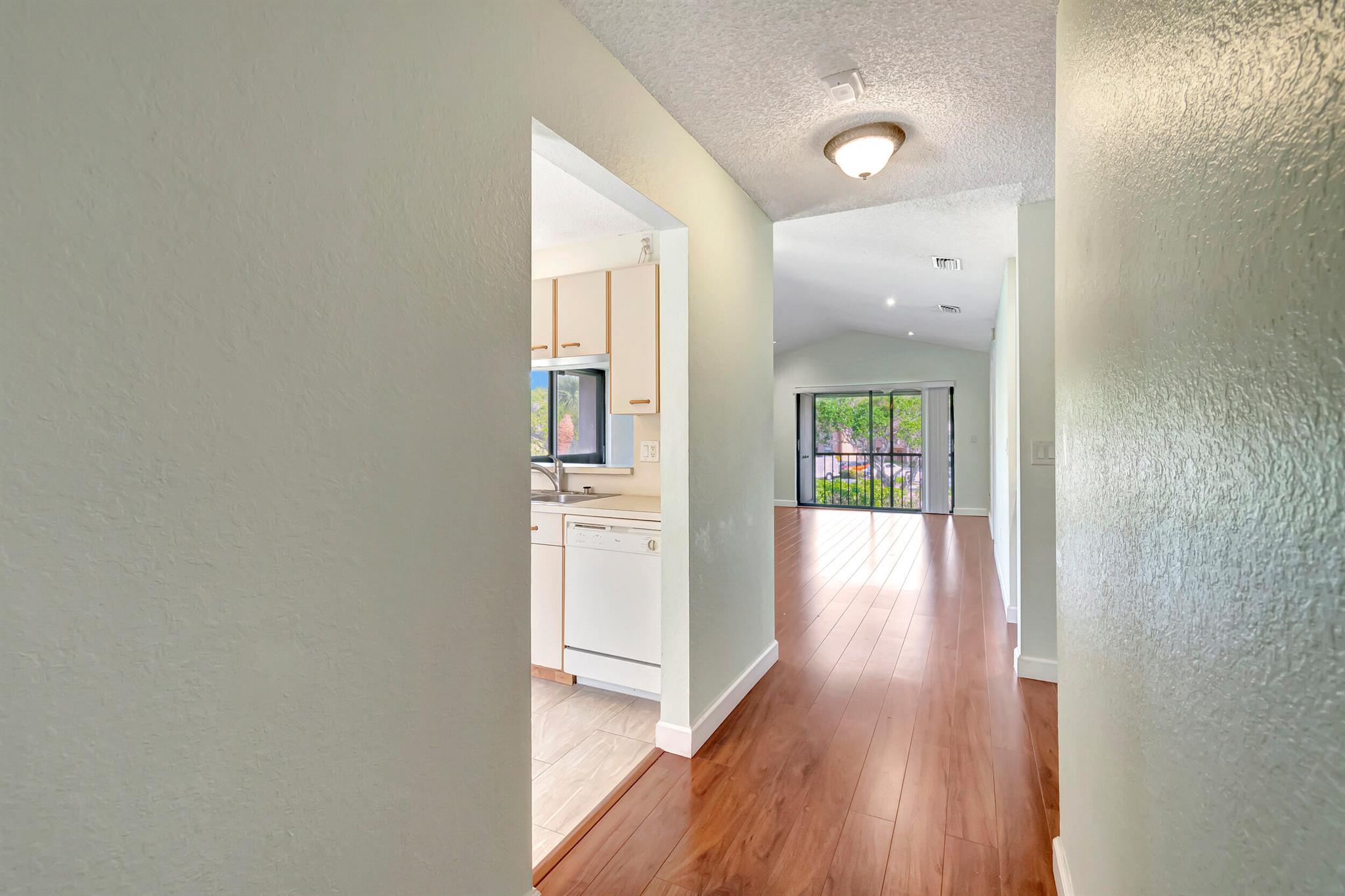 351 Club 207 Circle 207