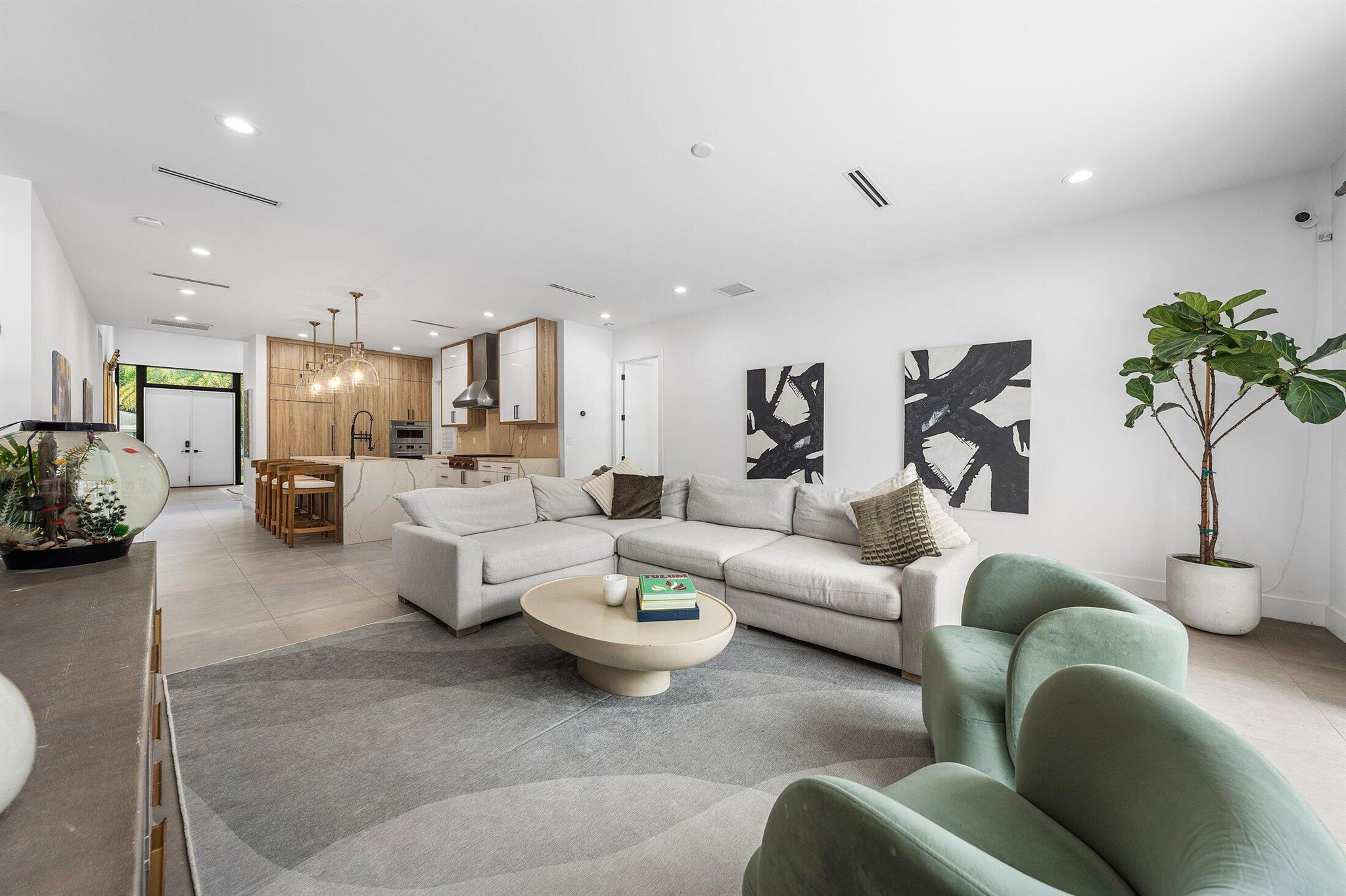 213 NE 14th Street