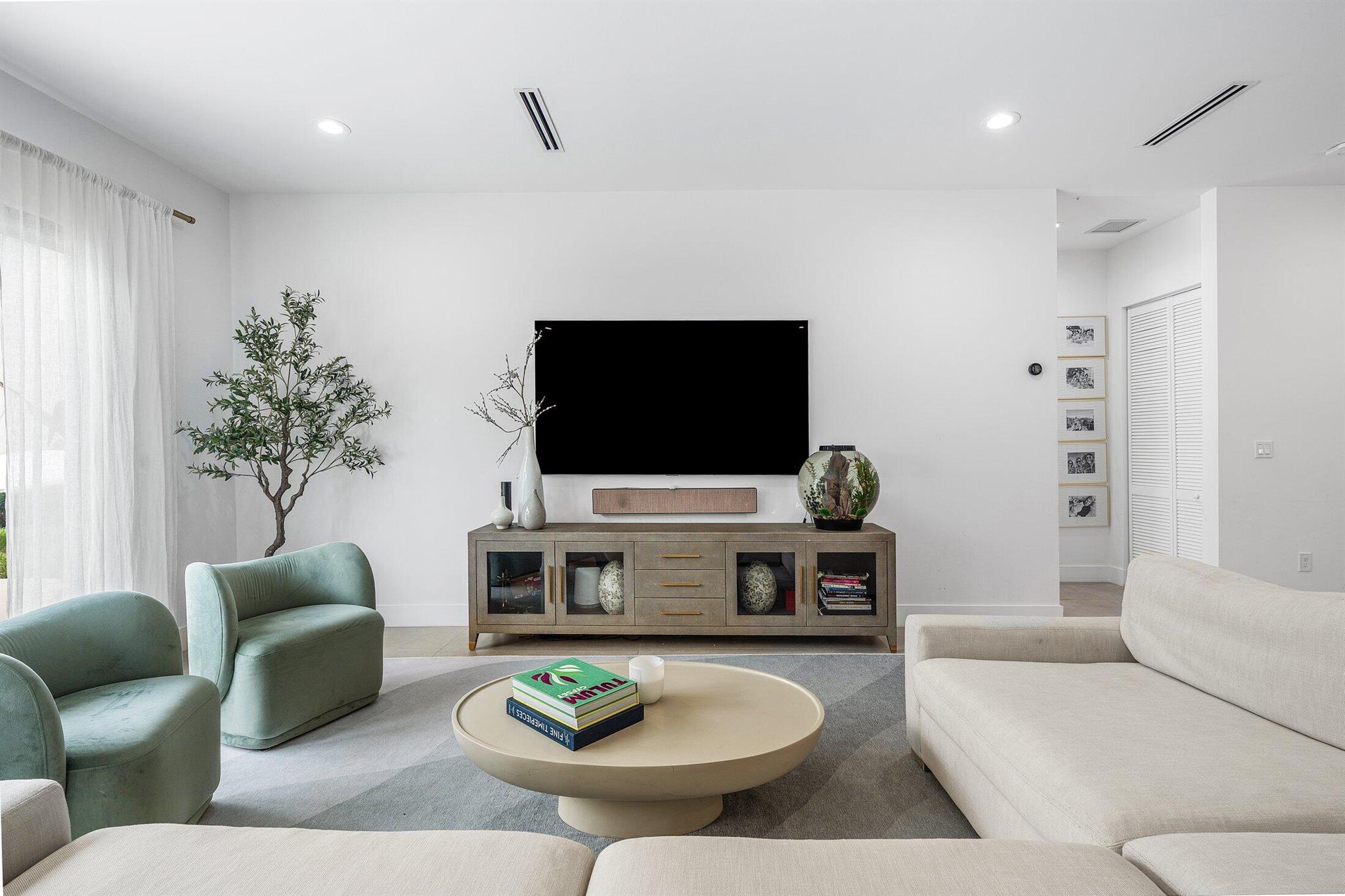 213 NE 14th Street