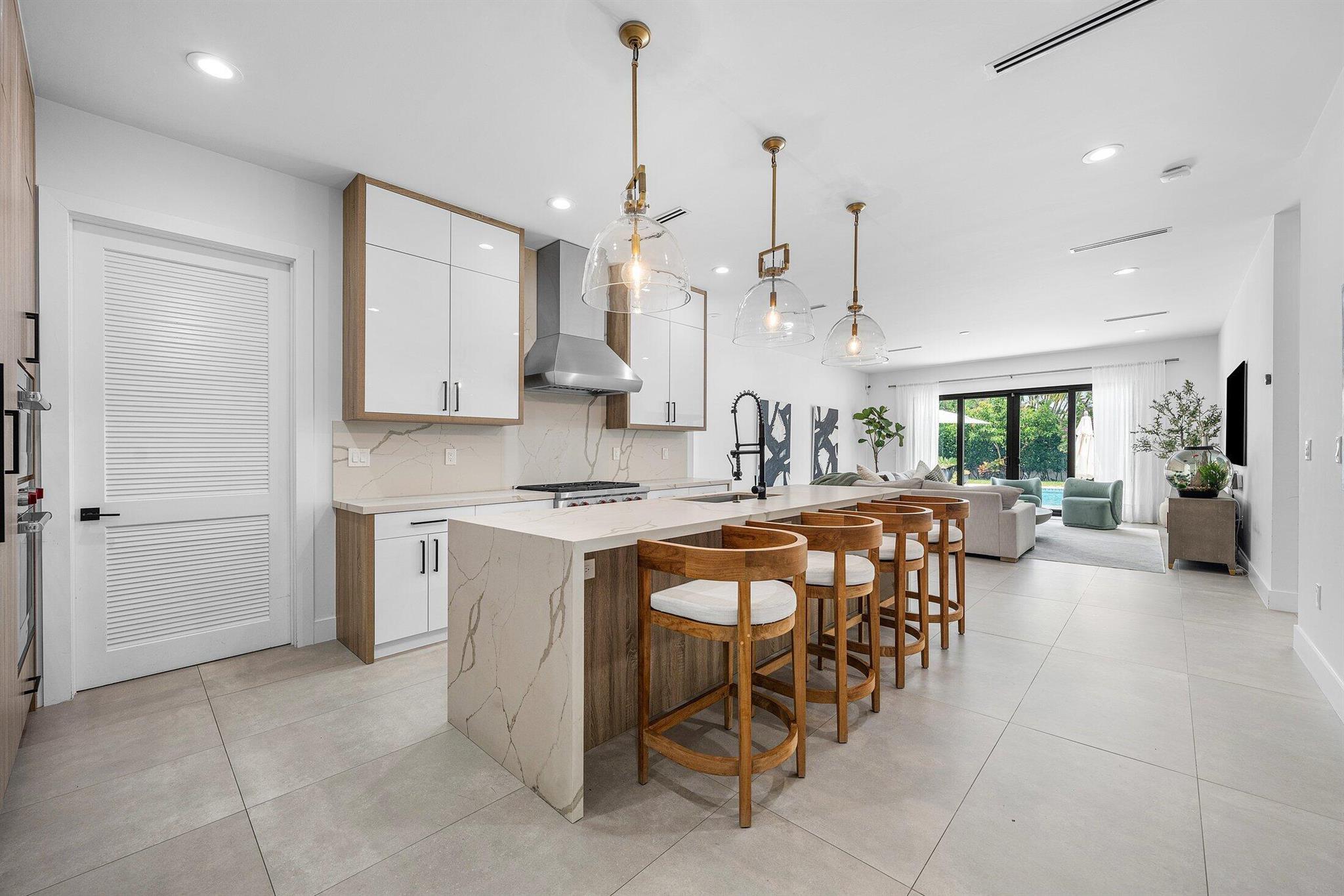 213 NE 14th Street