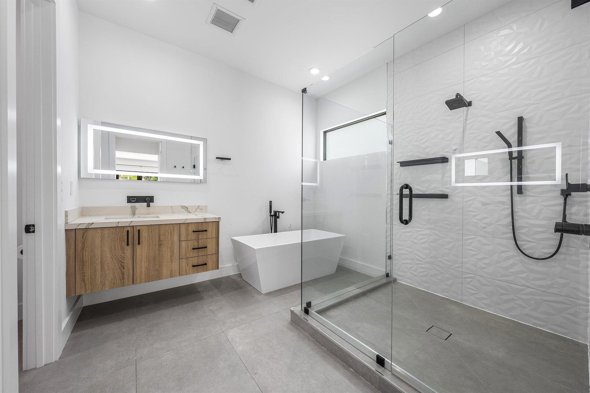 213 NE 14th Street