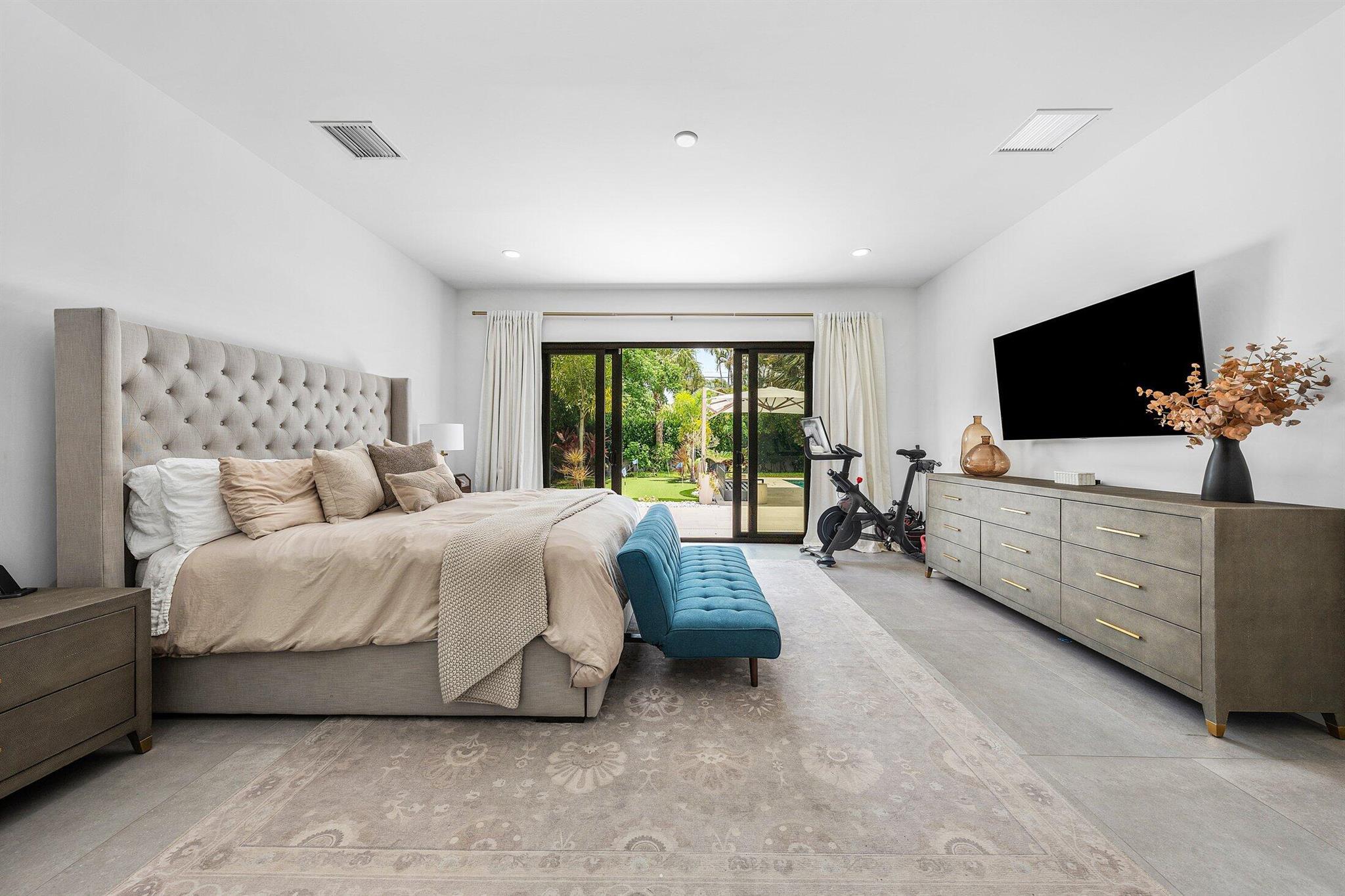 213 NE 14th Street