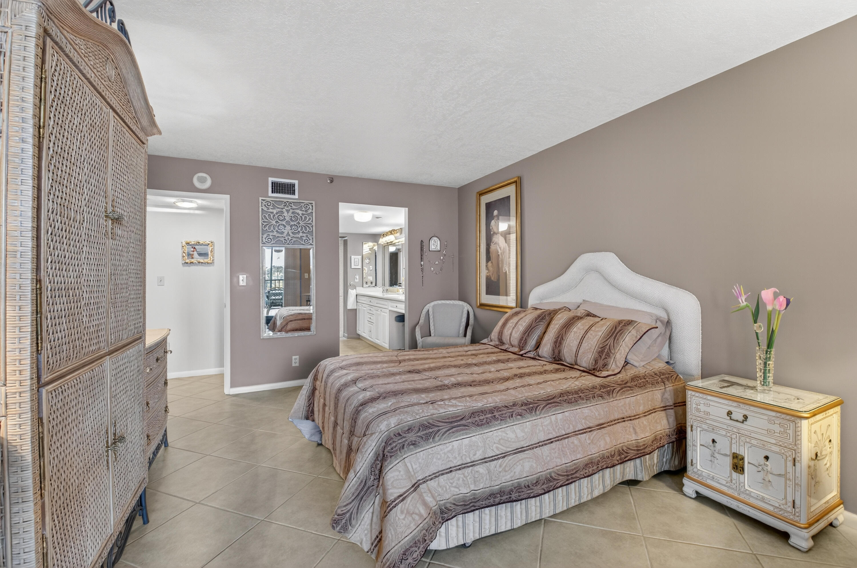 3420 S Ocean Boulevard S 4u