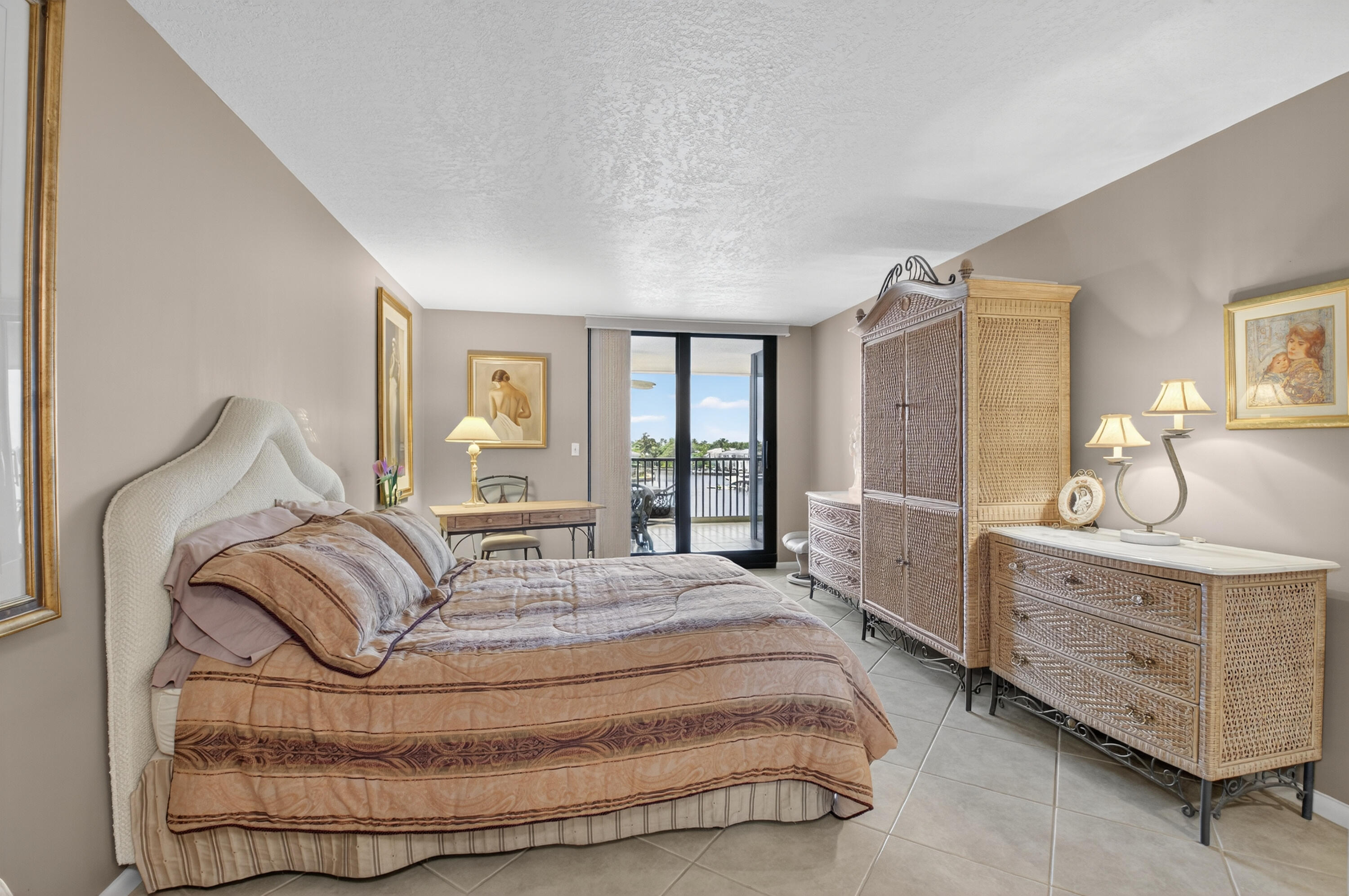 3420 S Ocean Boulevard S 4u