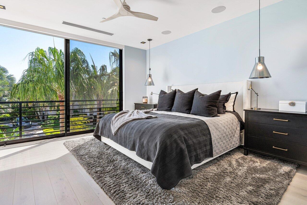 914 Palm Trail