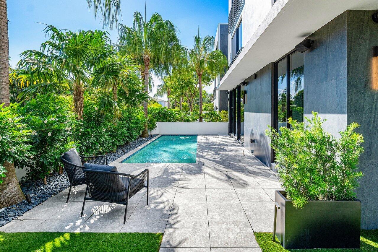 914 Palm Trail