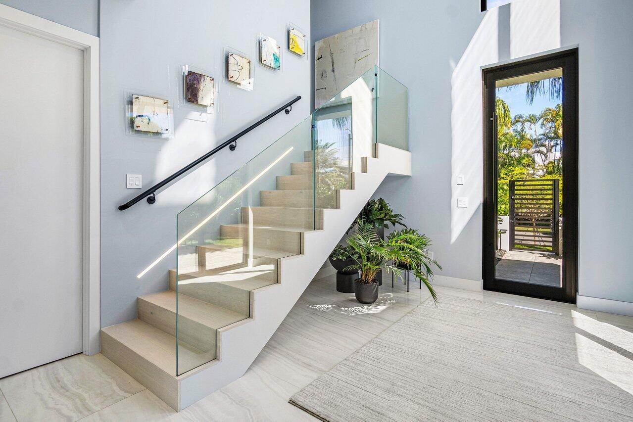 914 Palm Trail