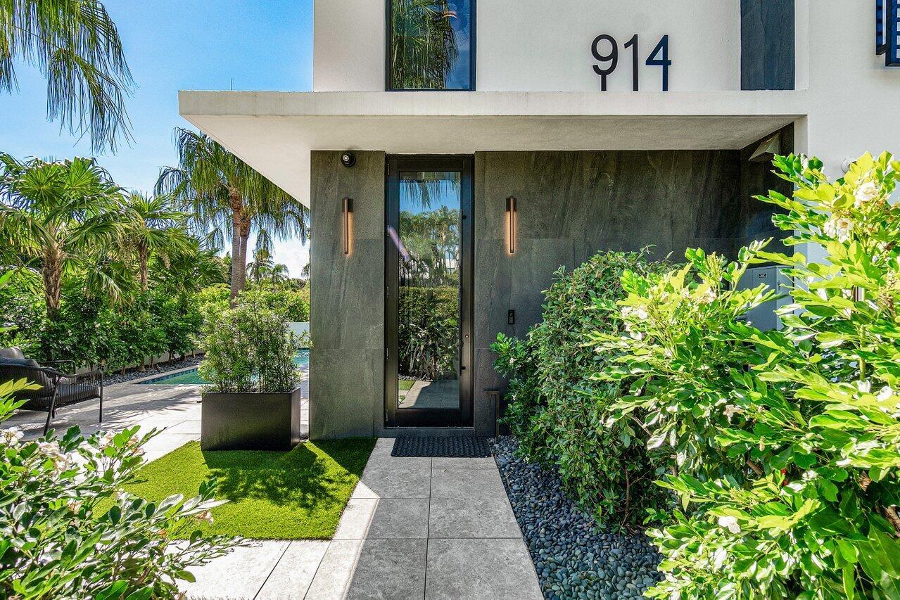 914 Palm Trail