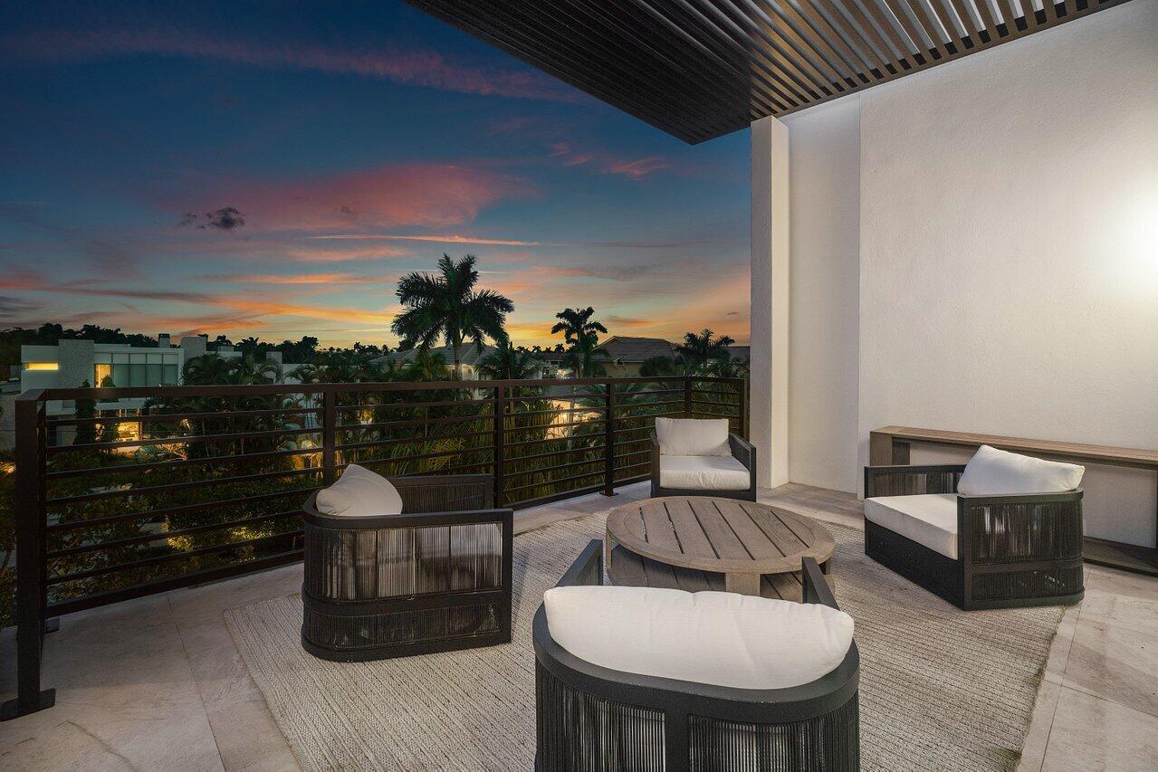914 Palm Trail