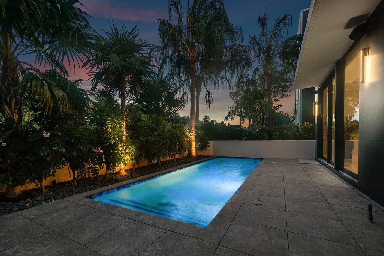 914 Palm Trail
