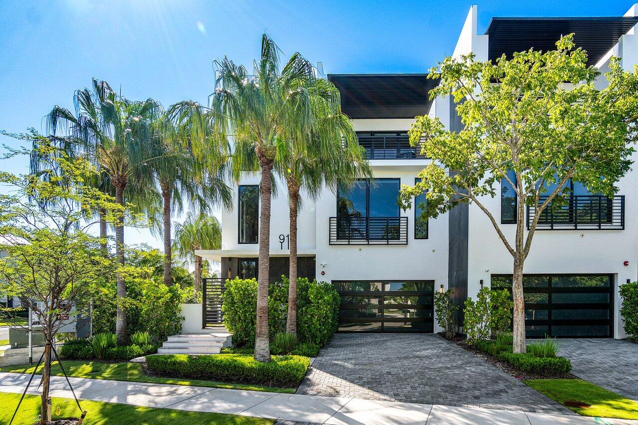 914 Palm Trail