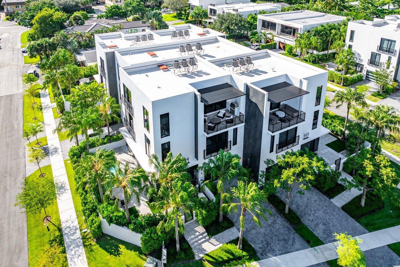 914 Palm Trail