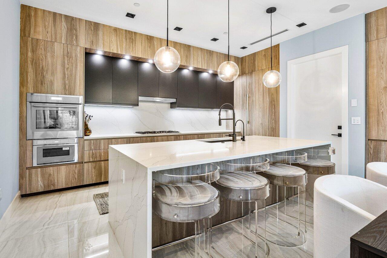 914 Palm Trail