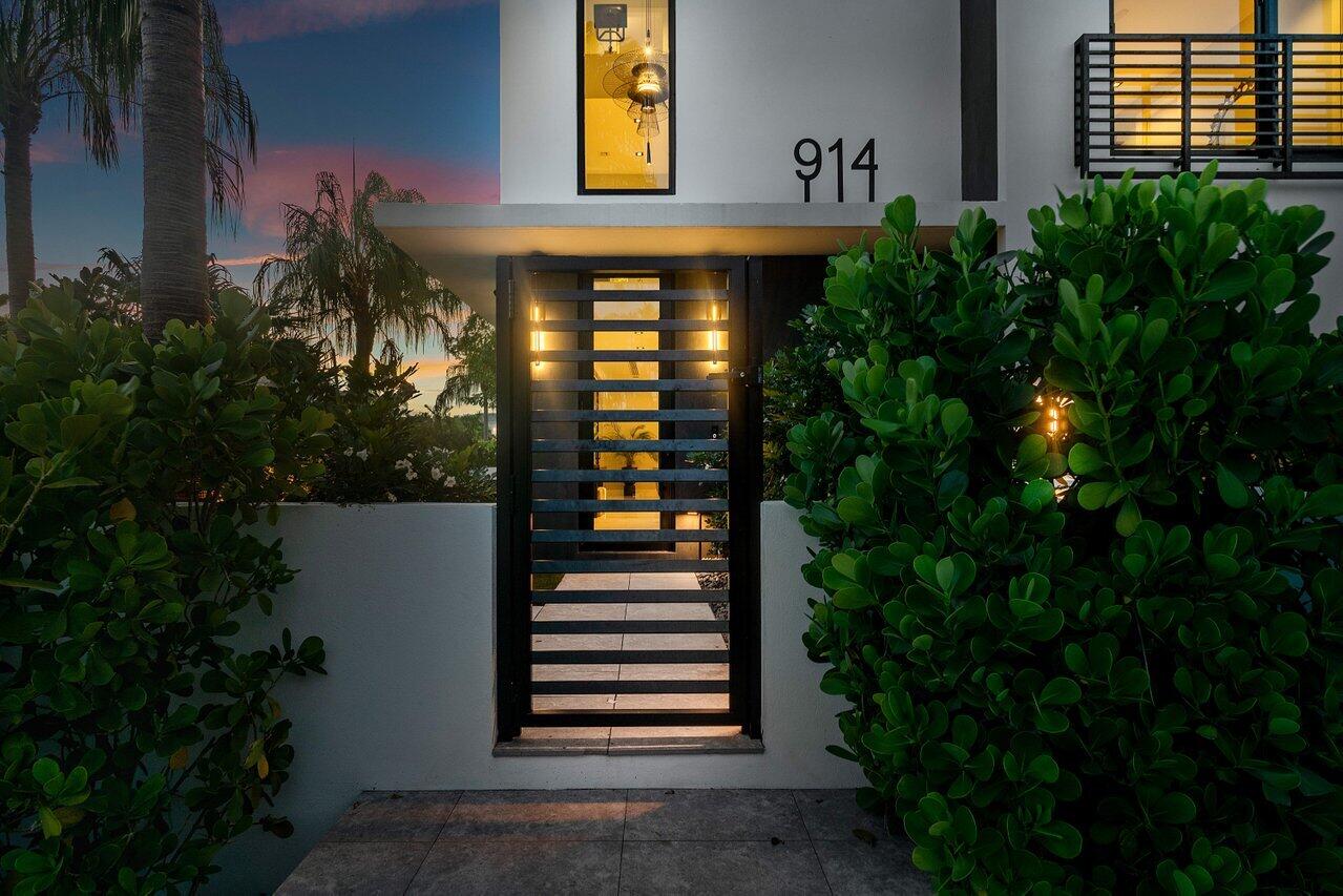 914 Palm Trail