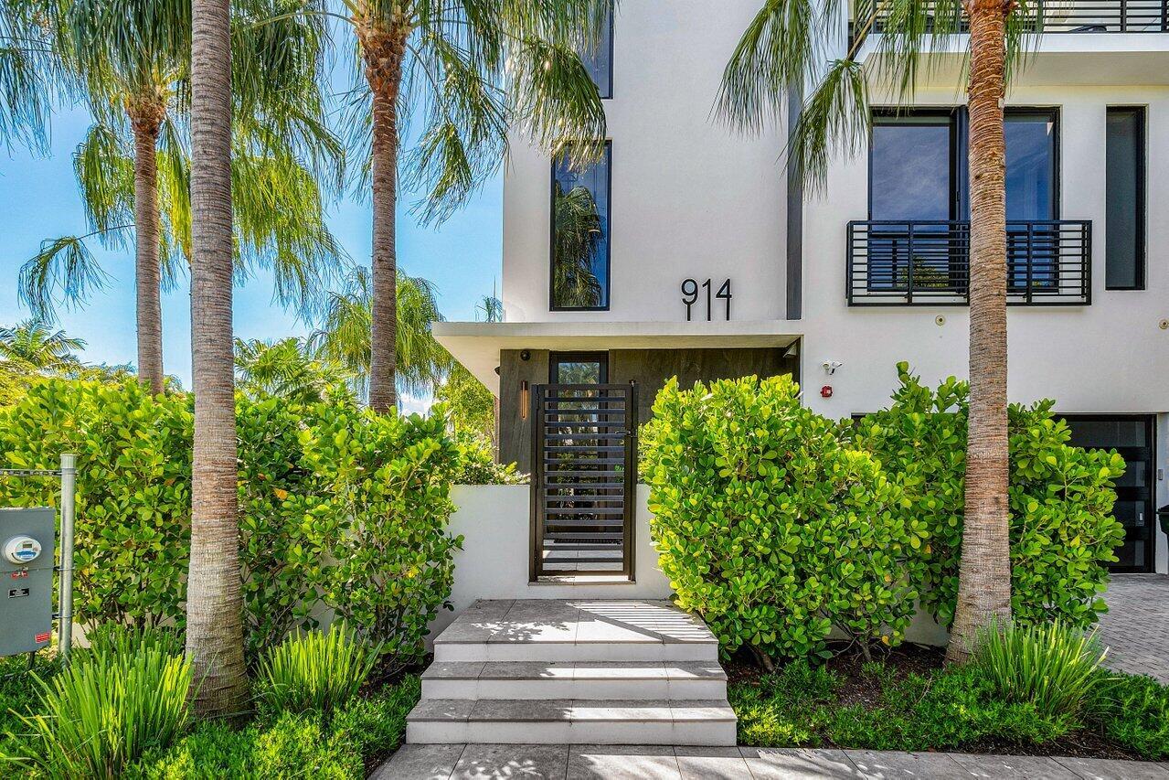 914 Palm Trail