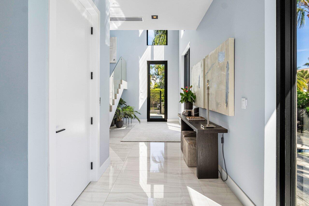 914 Palm Trail